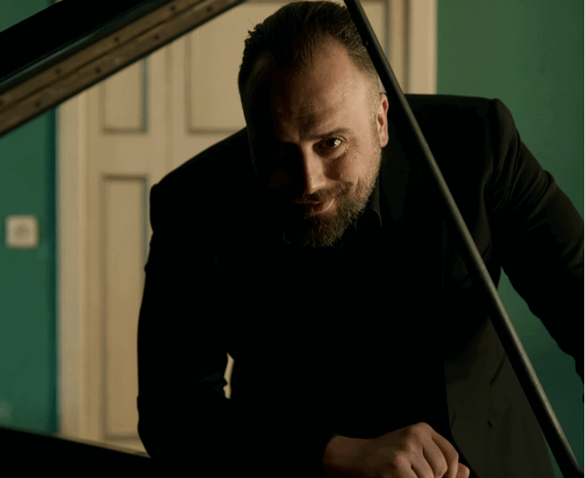 RAPHAEL GUALAZZI
