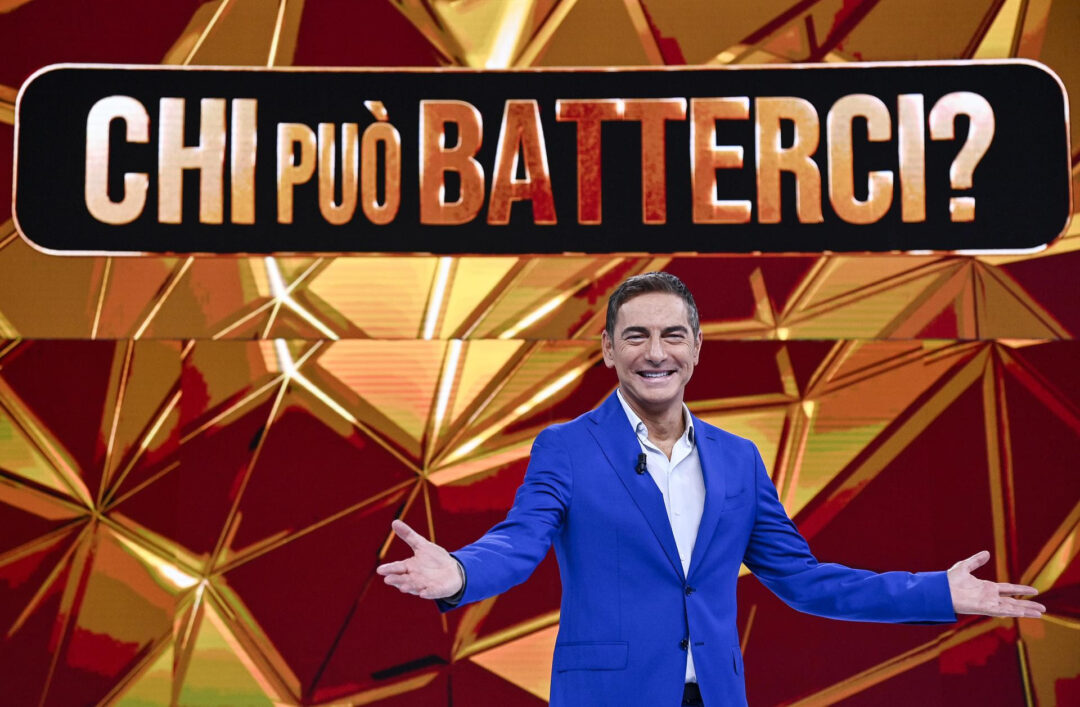 “Chi può batterci?”, Marco Liorni conduce il nuovo family game show da sabato 7 giugno su Rai1 in prima serata